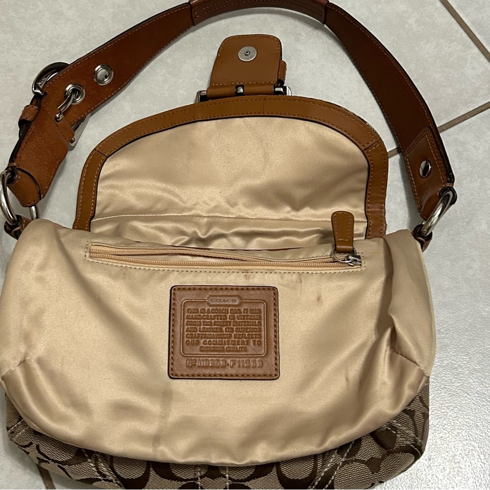 Coach Soho Signature C small buckle shoulder bag - Picture 15 of 15